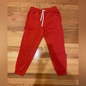 Vuori Performance Jogger in red size xs
